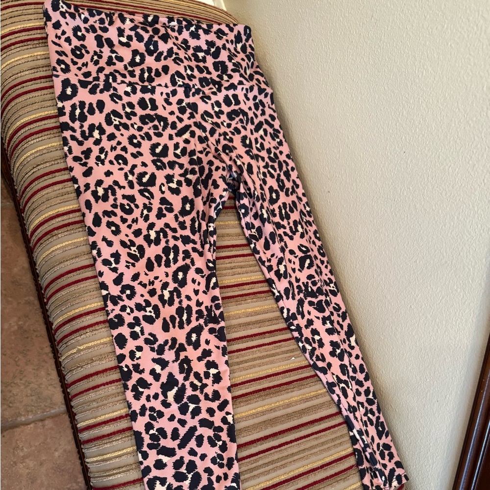 Onzie Blush Animal Print Leggings